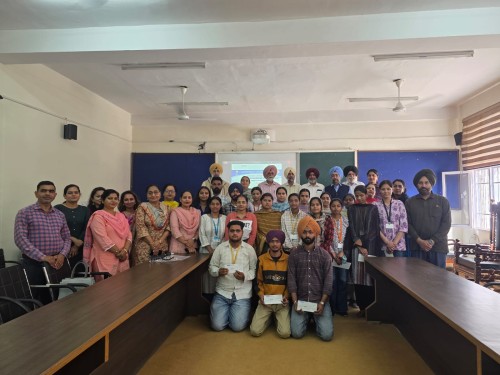  2026-03-05 Government College Retired Teachers Welfare Association Punjab Distributed Scholarship Cheques To 17 Students